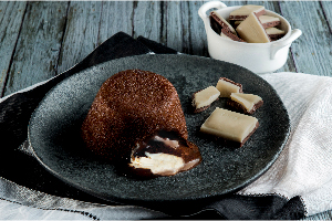 Petit Gâteau Congelado Chocolate Diamante Negro e Laka Lacta 160g